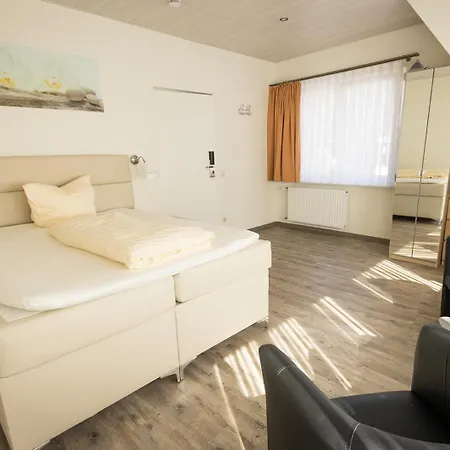 Restaurant Ketterer Am Kurgarten 게스트하우스 3*