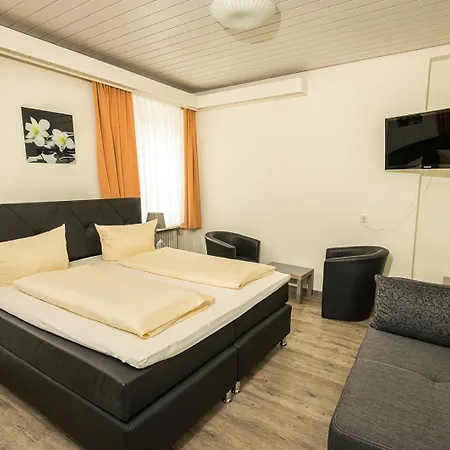Restaurant Ketterer Am Kurgarten 3* تيبرغ