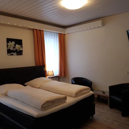 Restaurant Ketterer Am Kurgarten 3* تيبرغ